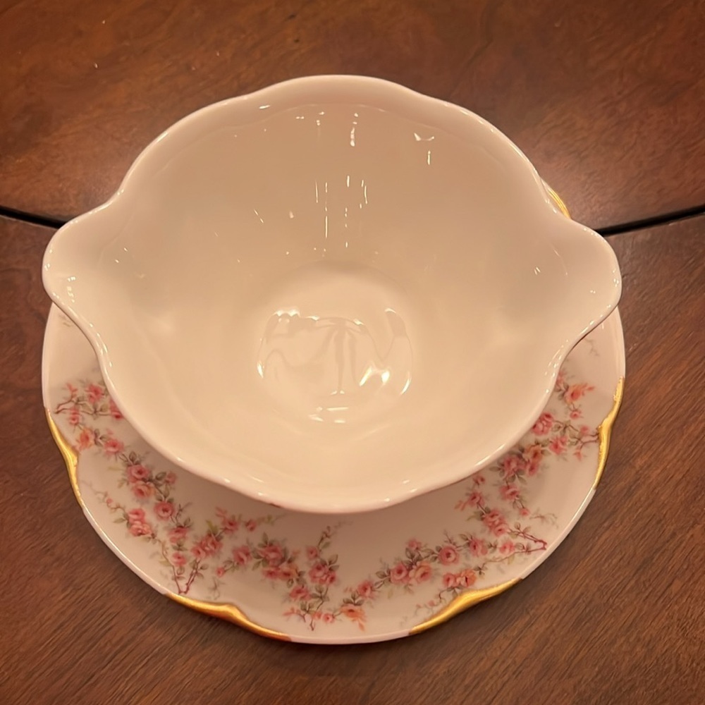 Haviland Varenne Round Gravy Boat/Attached Underplate - Picture 2 of 5